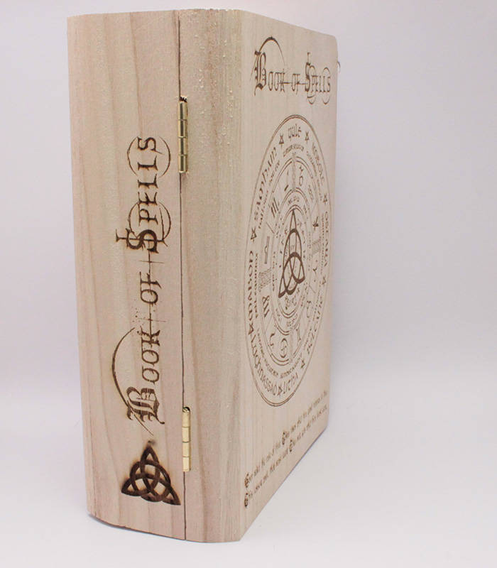 houten Book of Spells